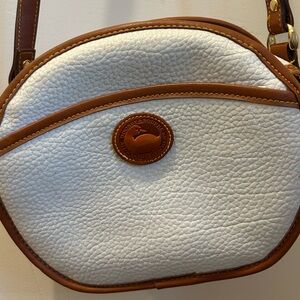Vintage Dooney & Bourke White and Brown Shoulder Bag